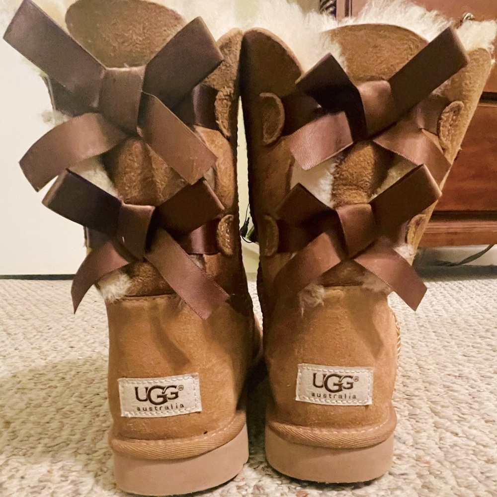 NEW UGG BAILEY BOW II SUEDE BOW BOOTS CHESTNUT